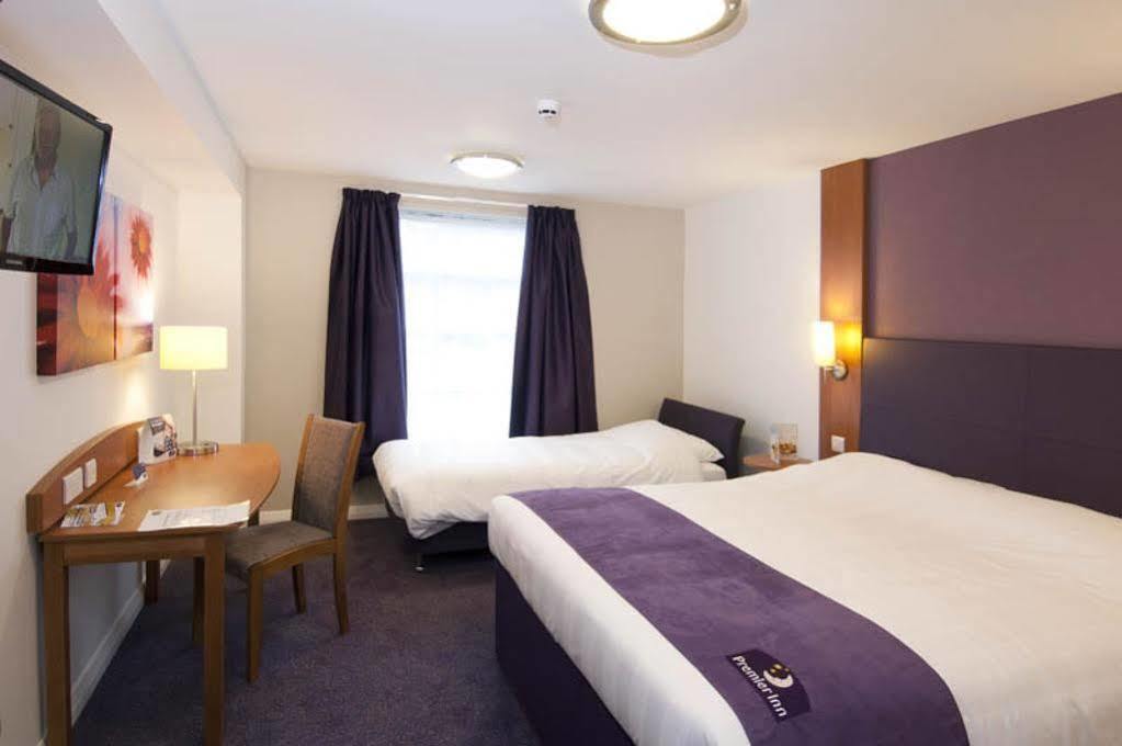 Premier Inn South Mimms/Potters Bar Extérieur photo