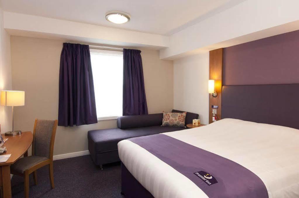 Premier Inn South Mimms/Potters Bar Extérieur photo